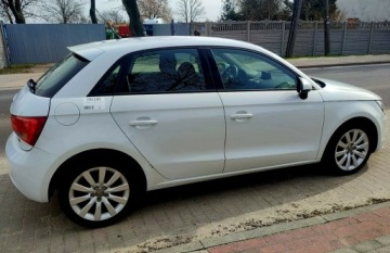 Audi A1 I Hatchback 3d 1.6 TDI 105KM 2012 Audi A1 5 drzwi bardzo zadbane 1.6tdi, zdjęcie 2