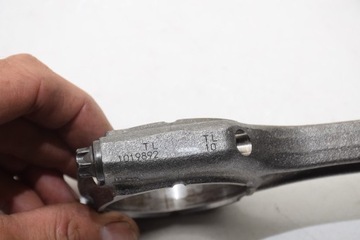 BMW G20 G30 G11 G01 G05 PÍST OJNICE 5A24670 B48D