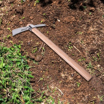 Кирка из нержавеющей стали. Прочный ручной инструмент. Удобный портативный ледоруб.