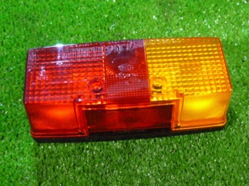 LAMPA TYLNA ZESPOLONA JOHN DEERE AL64946 PRAWA HEL