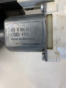 MOTOREK OKNO PEUGEOT 407 PRAVÝ PŘEDNÍ