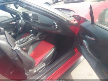 Fiat 124 Spider 2018 Fiat 124 Spider Abarth 2018 1.4l 1.4 Benzyna 164KM, zdjęcie 9