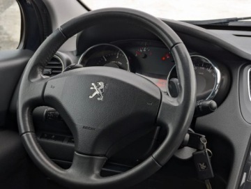 Peugeot 5008 I 2014 Peugeot 5008 Automat Klima Navi Kamera Serwis Gwarancja 1.6 Diesel 114KM, zdjęcie 26