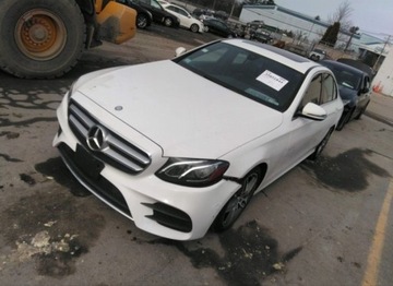 Mercedes Klasa E W213 2017 Mercedes-Benz Klasa E MERCEDES-BENZ E-CLASS E 300, 2017r., 4x4, 2.0L 2.0, zdjęcie 1