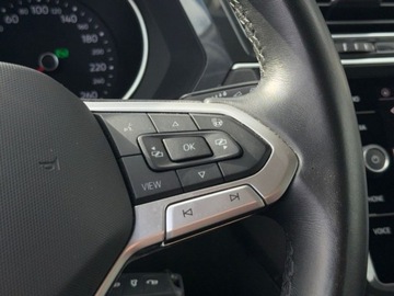 Volkswagen Tiguan II SUV Facelifting 1.5 TSI 150KM 2022 Volkswagen Tiguan pakiet zimowy, tempomat aktywny, lane assist, 1.5 Benzyna, zdjęcie 16