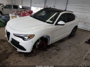 Alfa Romeo Stelvio SUV Facelifting 2.0 Turbo 280KM 2022 Alfa Romeo Stelvio 2022 r., 2,0L SPRINT AWD 2.0 Benzyna 280KM, zdjęcie 2