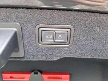 Audi A8 D5 Sedan Facelifting 3.0 50 TDI 286KM 2024 Audi A8 Webasto Night Vision Os skretna Masaz Dach szklany Asystenci 3.0, zdjęcie 36