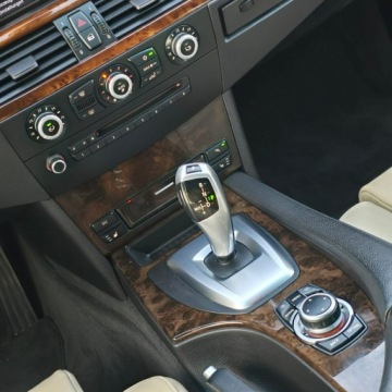 BMW Seria 5 E60 Sedan 530 d 235KM 2009 BMW 530 Seria 5 E60/E61 3.0 530d Diesel, zdjęcie 36
