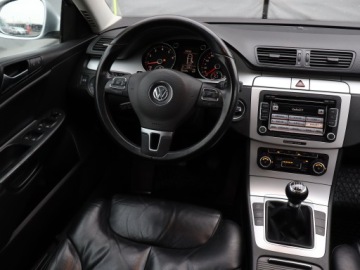 Volkswagen Passat B6 Sedan 1.8 TSI 160KM 2009 VW Passat 1.8 TSI, Salon Polska, Xenon, Klima, zdjęcie 6