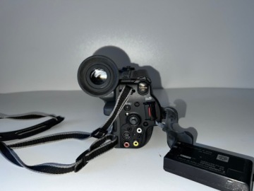 Видеокамера CANON UC-X10HiE Hi8 Video8 для 8-мм кассет, комплект в сумке