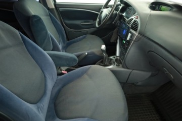 Citroen C5 II Hatchback 1.8i 16V 116KM 2004 Citroen C5 1.8 16V , Salon Polska, VAT 23%, HAK, zdjęcie 6