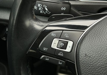 Volkswagen T-Roc I SUV 2.0 TSI 190KM 2018 Volkswagen T-Roc Premium 4Motion Pakiety, ACC, Podgrzewane fotele, GPS,Ac, zdjęcie 19