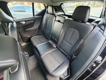 Volvo XC40 Crossover 1.5 T3 156KM 2018 Volvo XC 40 ___T3 Benzyna 156KM FULL LED Virtual Skora Panorama HarmanKard, zdjęcie 2