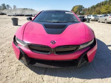 BMW i8 2015 BMW i8 2015, 1.5L, 4x4, porysowany lakier 1.5 Hybryda 357KM, zdjęcie 1