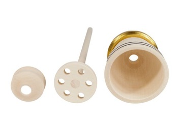 Деревянная масленка для сбивания масла.