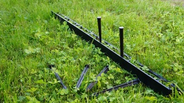КРОМКА САДОВОГО ГАЗОНА 4,5 СМ 12 М + 72 ЯКОРЯ