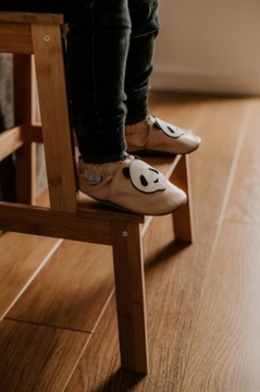 PAPUTKI - papcie kapcie skórzane kwiatek S 20 beż