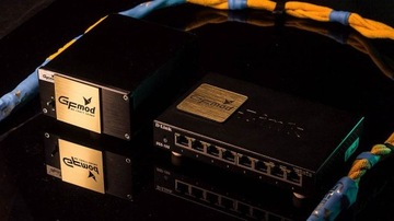 Потоковое аудио HiEnd — переключатель GFmod SET с блоком питания и кабелями