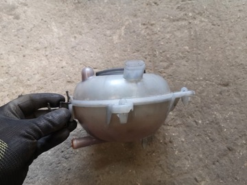 AUDI A3 8V 2.0 TDI NÁDOBKA VYROVNÁVACÍ VODY