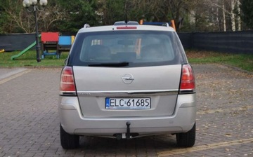 Opel Zafira B 1.9 CDTI ECOTEC 120KM 2005 Opel Zafira 1.9 Diesel 120KM, 7-Osobowa, ISOFIX, Panorama, Pol skora, Hak, zdjęcie 18