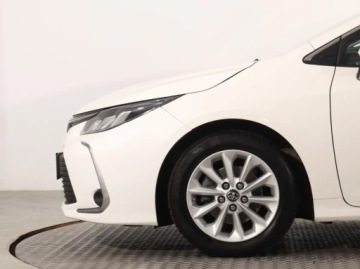 Toyota Corolla XII Sedan 1.5 VVT-i 125KM 2022 Toyota Corolla 1.5 VVT-i, Salon Polska, zdjęcie 13