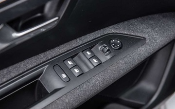 Peugeot 3008 II Crossover 1.2 PureTech 130KM 2017 Peugeot 3008 1.2T 130Ps Navi Ledy Licznik LCD Kamera Bezwypadkowy ZADBANY, zdjęcie 19