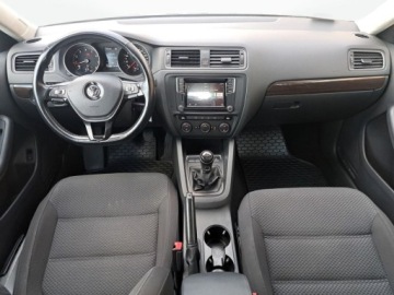 Volkswagen Jetta VI Sedan Facelifting 1.4 TSI 125KM 2017 Volkswagen Jetta Climatronic 2-strefowy Tempomat Czujniki parkowania Bluet, zdjęcie 8