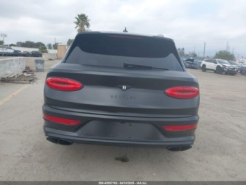 Bentley Bentayga 2021 Bentley Bentayga First Edition, 2021r., 4x4, 4.0L V8 4.0 Benzyna 542KM, zdjęcie 5