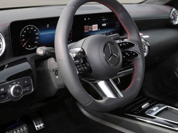 Mercedes CLA C118/X118 Coupe Facelifting 1.3 200 163KM 2025 MERCEDES-BENZ CLA 200 AMG Line Sedan 1.3 (163KM) 2025, zdjęcie 4