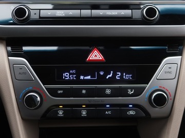 Hyundai Elantra VI Sedan 1.6 MPI 128KM 2016 Hyundai Elantra 1.6 CVVT, Salon Polska, zdjęcie 12