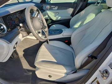 Mercedes Klasa E W213 2022 Mercedes-Benz Klasa E 350 2022 2.0 Benzyna 255KM, zdjęcie 7