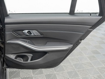 BMW Seria 3 G20-G21 2022 BMW 330 ZS215PY#330e xDrive M Sport Podgrz.f K.cof, zdjęcie 27