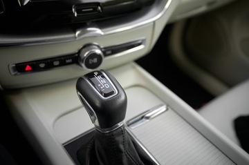 Volvo XC60 II Crossover T4 190KM 2019 SUPER KONFIGURACJA__ PIĘKNIE UTRZYMANY __JASNE SKÓRY, zdjęcie 36