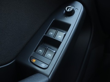 Audi A4 B8 Avant 2.0 TDI 143KM 2011 Audi A4 2.0 TDI, Automat, Navi, Xenon, Bi-Xenon, zdjęcie 14