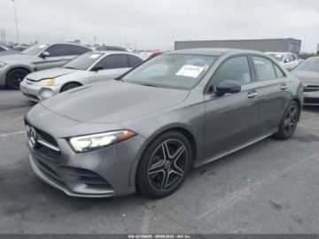 Mercedes Klasa A W177/V177 2019 Mercedes-Benz Klasa A 220 2019 2.0l 2.0 Benzyna 188KM, zdjęcie 1