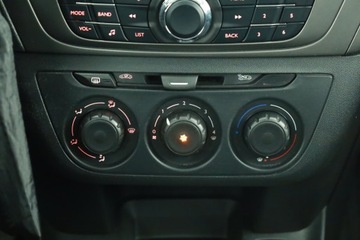 Peugeot 301 Sedan 1.2 PureTech 82KM 2017 Peugeot 301 1.2 PureTech, Salon Polska, zdjęcie 9