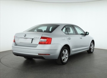 Skoda Octavia III Liftback Facelifting 1.6 TDI 115KM 2018 Skoda Octavia 1.6 TDI, Salon Polska, Klima, zdjęcie 4