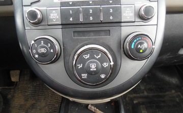 Kia Soul I Crossover 1.6 CRDI VGT 128KM 2009 Kia Soul 022010r, Salonowy. 1.6 CRDI. Lekko uszkodzony lewy tyl. Jezdzi., zdjęcie 13