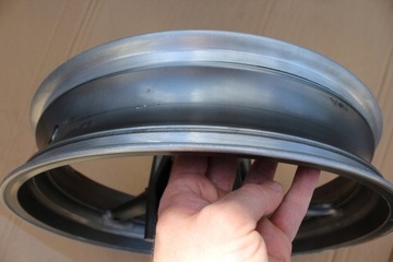 SUZUKI GSXR 1000 K9 L0 L1 L2 ОБОД ПЕРЕДНЕГО КОЛЕСА