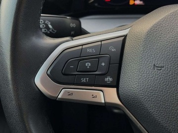 Volkswagen Golf VIII Variant 1.5 TSI 130KM 2022 Volkswagen Golf 1.5TSI 130KM Life SalonPL SerwisASO Acc Led Virtual KessyG, zdjęcie 19