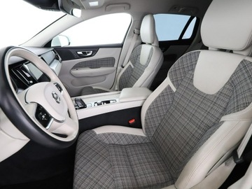 Volvo V60 II  2021 Volvo V60 mHEV automat full LED jasne wnętrze, zdjęcie 12