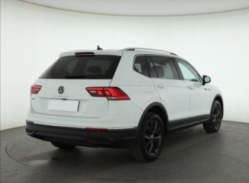 Volkswagen Tiguan Allspace SUV Facelifting 1.5 TSI EVO 150KM 2023 VW Tiguan Allspace 1.5 TSI, Salon Polska, zdjęcie 4