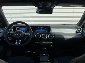 Mercedes Klasa A W177/V177 Hatchback Facelifting 2.0 220 190KM 2025 A Klasa 220 4-Matic AMG Line 2.0 (190KM) 2025, zdjęcie 6