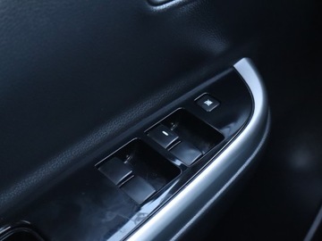 Mitsubishi L200 VI 2.2 Diesel 150KM 2021 Mitsubishi L200 2.2 DI-D, Salon Polska, zdjęcie 18