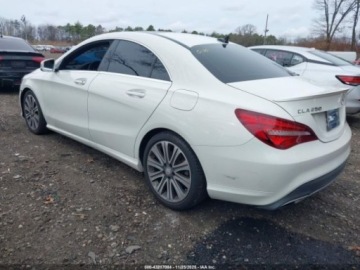Mercedes CLA C117 2018 Mercedes-Benz CLA 2018 r.,2,0L 250 4MATIC 2.0 Benzyna 208KM, zdjęcie 2