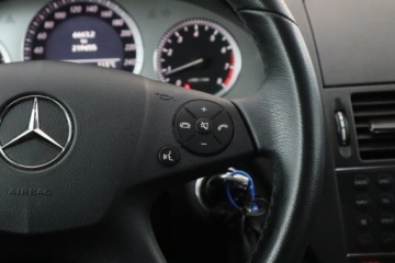 Mercedes Klasa C W204 Limuzyna 1.8 200 CGI BlueEFFICIENCY 184KM 2009 Mercedes C C 200 Kompressor, GAZ, Automat, Navi, zdjęcie 17