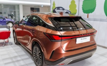 Lexus RX V 2.5 450h+ 309KM 2025 Lexus RX 450h Omotenashi PLUG-IN 2.5 Hybryda Plug-in 309KM, zdjęcie 3