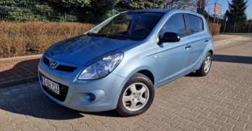 Hyundai i20 I Hatchback 5d 1.2 DOHC 78KM 2010 Hyundai i20 Hyundai i20 1.2 Comfort 1.2 Benzyna 78KM