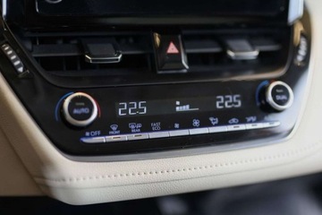 Toyota Corolla XII Sedan 1.8 Hybrid 122KM 2022 Toyota Corolla 1.8 Hybrid Executive VIP Gwarancja 1.8 Hybryda 122KM, zdjęcie 20