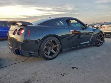 Nissan GT-R 2015 Nissan GT-R Premium 2015 3.8 Benzyna 565KM, zdjęcie 3